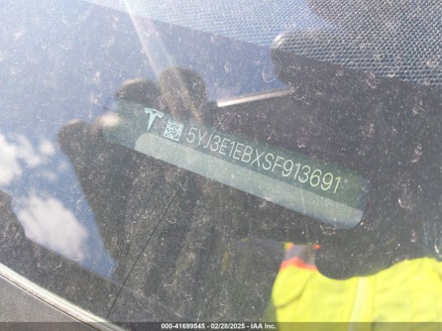 2025 TESLA MODEL 3 5YJ3E1EBXSF913691 Photo 8