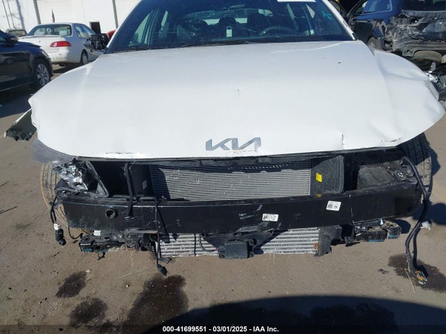 3KPFW4DC7SE069685 KIA K4 Gt-line Turbo