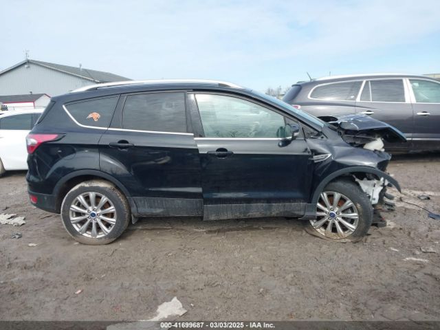 1FMCU0J90JUD17085 Ford Escape Titanium
