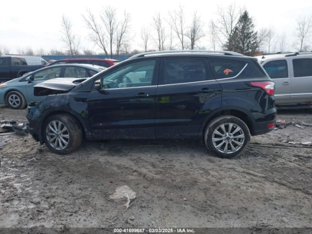 1FMCU0J90JUD17085 Ford Escape Titanium