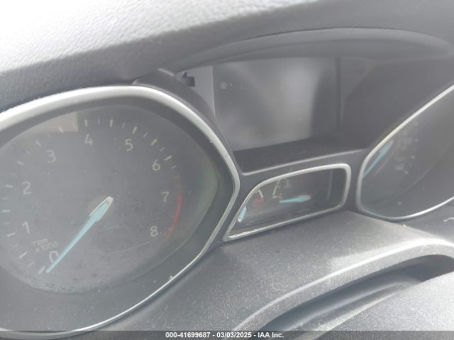 1FMCU0J90JUD17085 Ford Escape Titanium