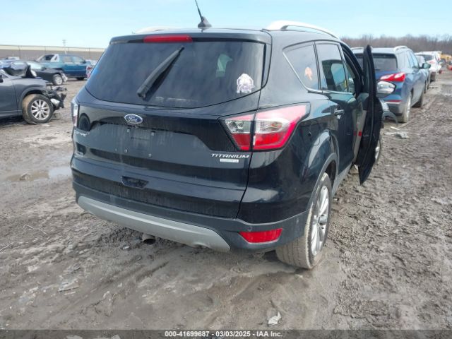 1FMCU0J90JUD17085 Ford Escape Titanium