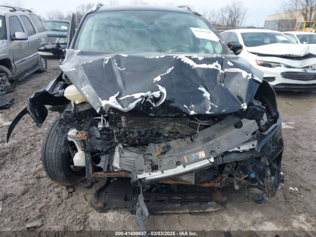1FMCU0J90JUD17085 Ford Escape Titanium