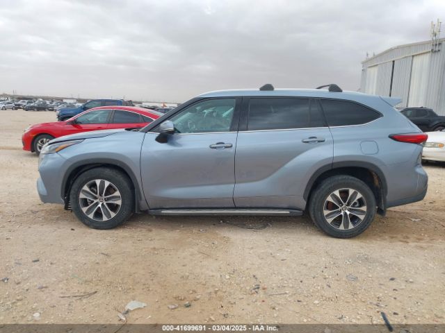 5TDGZRAH0NS104926 Toyota Highlander Xle