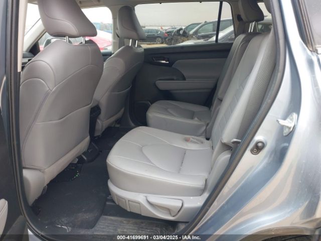 5TDGZRAH0NS104926 Toyota Highlander Xle
