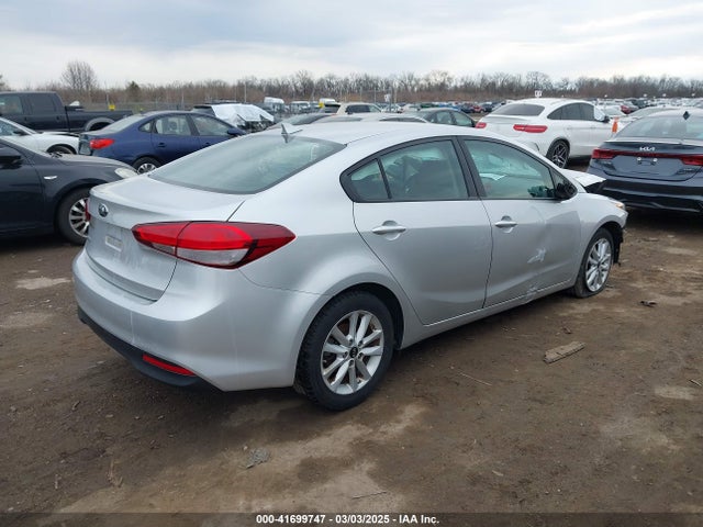 KIA FORTE LX 2017 3KPFL4A79HE021971 Image 4