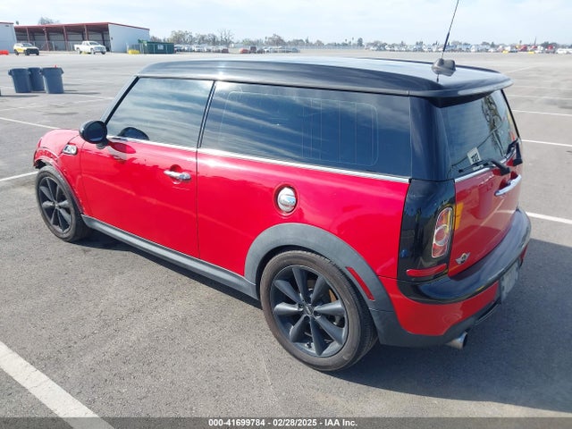 2013 MINI CLUBMAN WMWZG3C58DTY32960 Photo 2