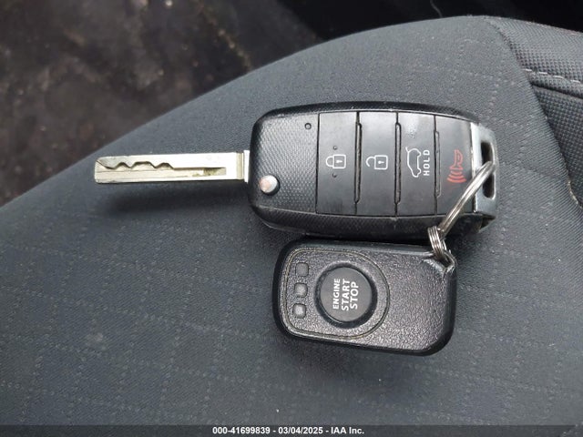 5XYPGDA35GG110895 KIA Sorento 2.4l Lx