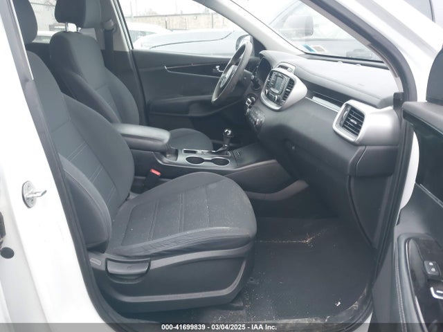 5XYPGDA35GG110895 KIA Sorento 2.4l Lx
