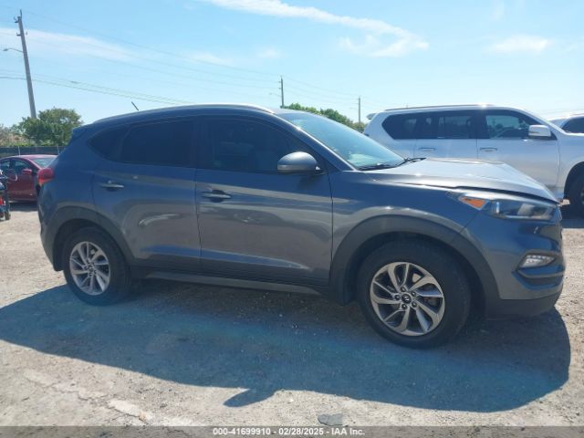 KM8J33A40GU106591 Hyundai TUCSON SE