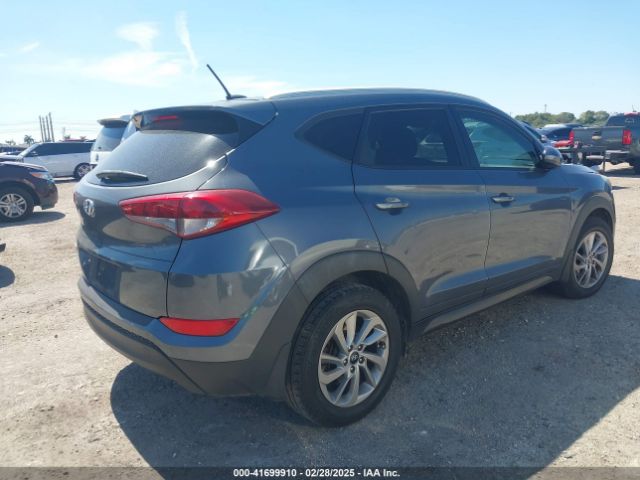 KM8J33A40GU106591 Hyundai TUCSON SE