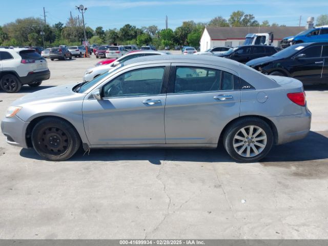 1C3CCBCG0EN172326 Chrysler 200 Limited