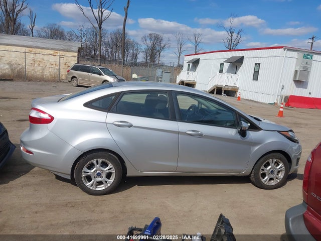 3FADP4BJ9FM202910 Ford FIESTA SE