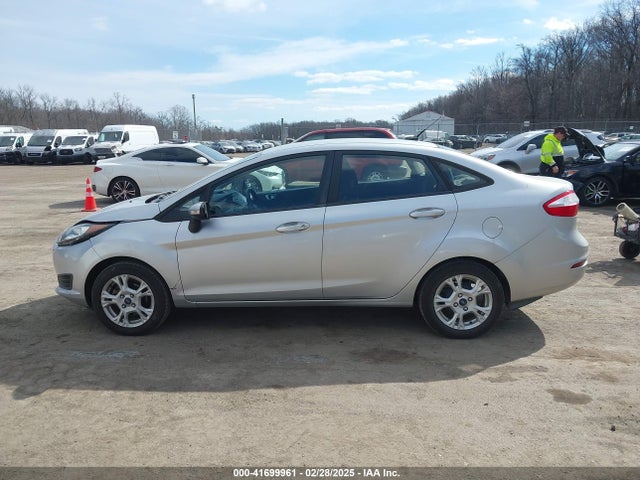 3FADP4BJ9FM202910 Ford FIESTA SE