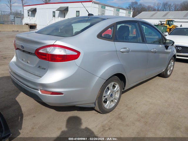 3FADP4BJ9FM202910 Ford FIESTA SE