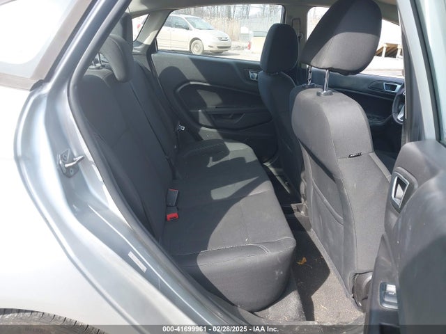 3FADP4BJ9FM202910 Ford FIESTA SE