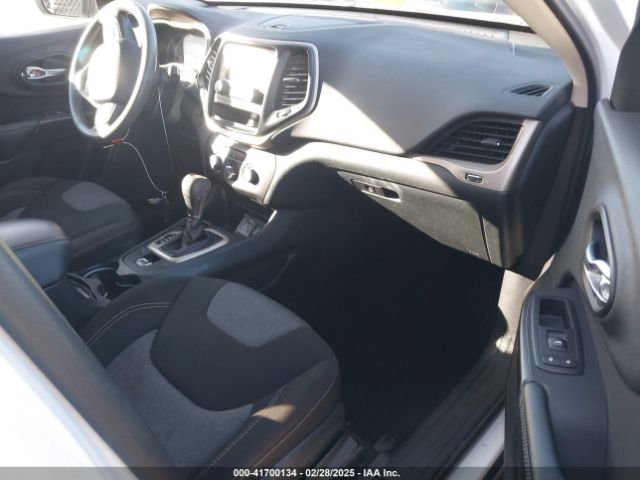 1C4PJLAB7GW200734 Jeep Cherokee Sport