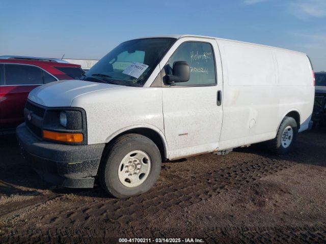 1GCWGAF1XH1325675 Chevrolet Express 2500 Work Van