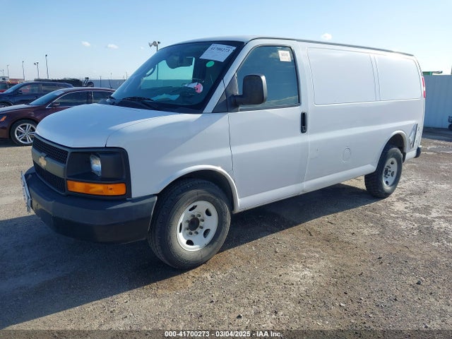 Chevrolet Express 2500 Work Van 2014 1GCWGFCAXE1206912 Image 2
