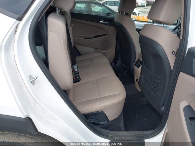 KM8J33AL9MU328386 Hyundai TUCSON SEL