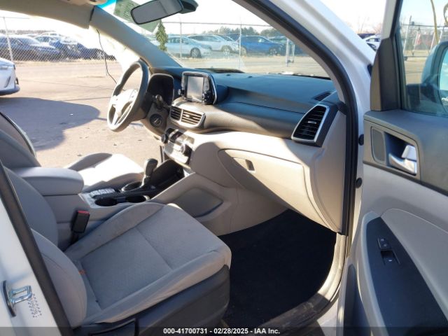 KM8J2CA42LU173352 Hyundai TUCSON SE