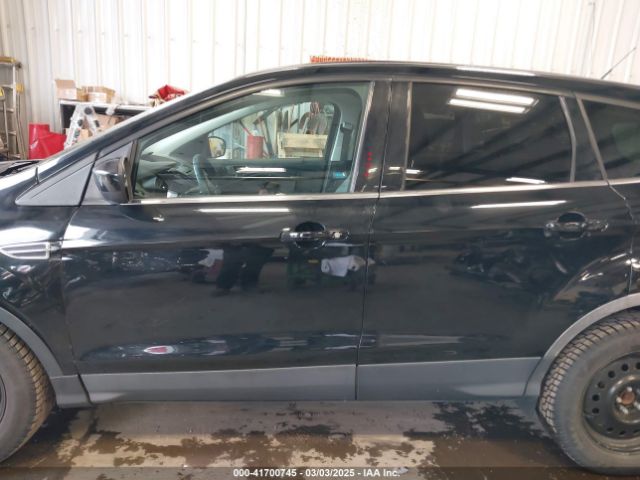 1FMCU0G79GUC44426 Ford ESCAPE SE