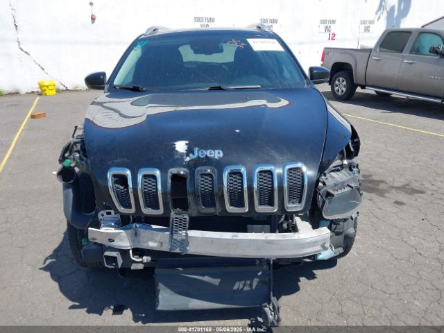 1C4PJMJS1HW530604 Jeep Cherokee Overland 4x4