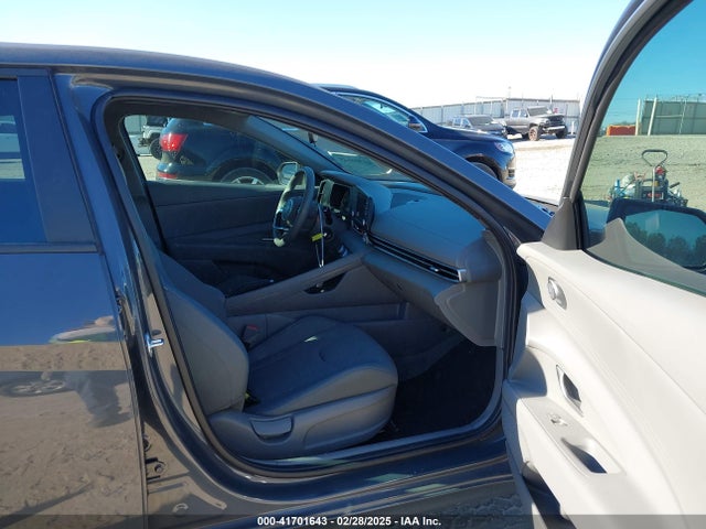 KMHLL4DG0RU771384 Hyundai ELANTRA SE