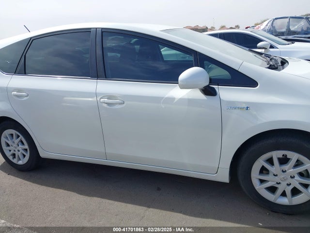Toyota Prius V Two 2014 JTDZN3EU7EJ000634 Image 14