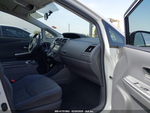 Toyota Prius V Two 2014 JTDZN3EU7EJ000634 Image 5