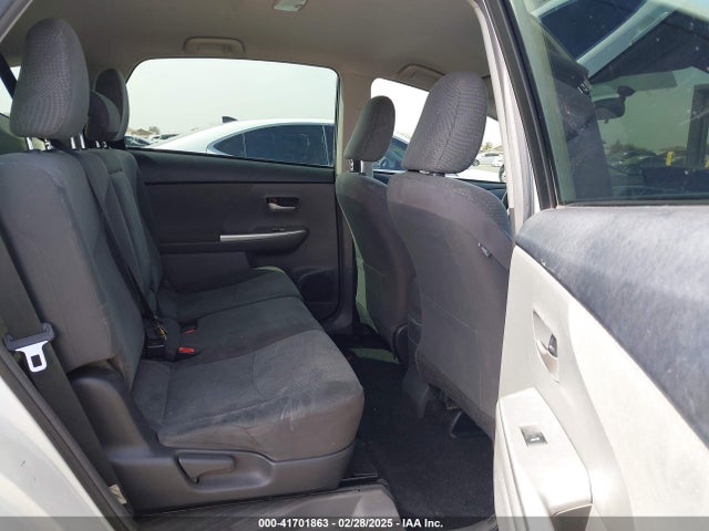 Toyota Prius V Two 2014 JTDZN3EU7EJ000634 Image 8