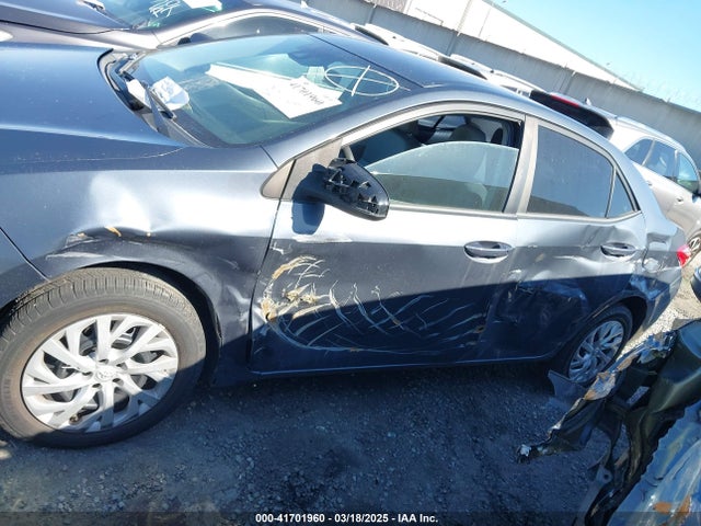 Toyota COROLLA LE 2018 5YFBURHE9JP768889 Image 15