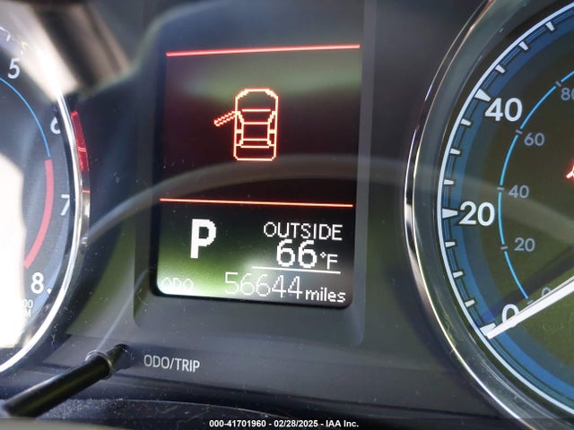 Toyota COROLLA LE 2018 5YFBURHE9JP768889 Image 16