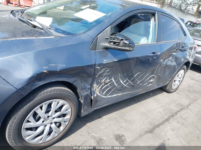 Toyota COROLLA LE 2018 5YFBURHE9JP768889 Image 6