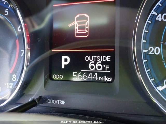 Toyota COROLLA LE 2018 5YFBURHE9JP768889 Image 7