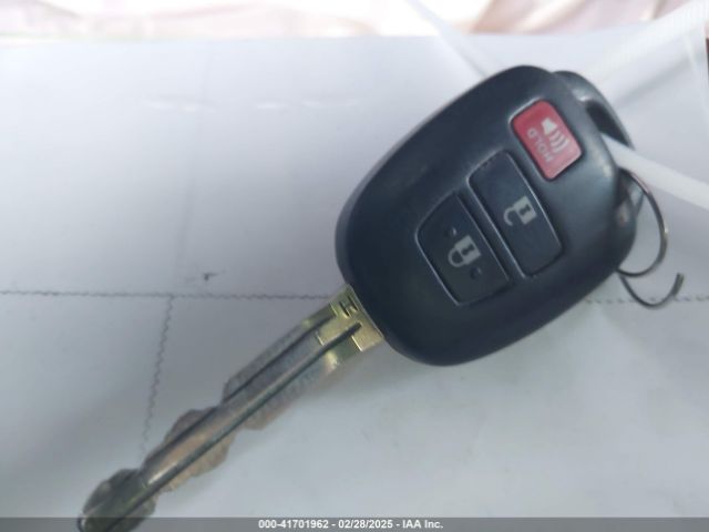 5TFAZ5CN9HX039333 Toyota Tacoma Sr5 V6
