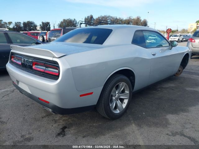 2C3CDZAG3NH112977 Dodge Challenger Sxt