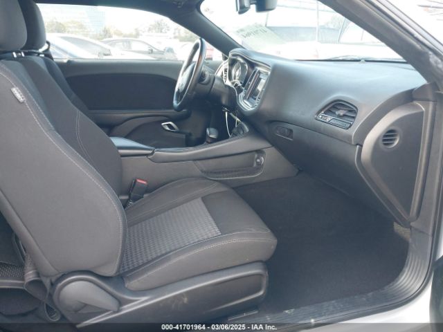 2C3CDZAG3NH112977 Dodge Challenger Sxt