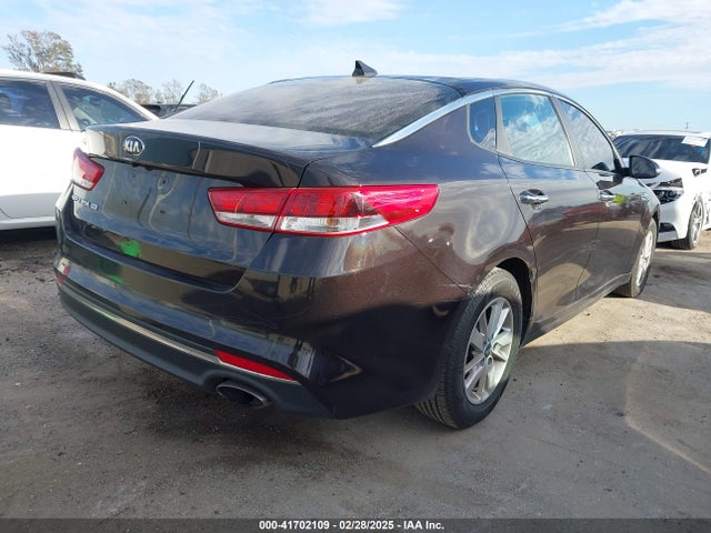 KNAGT4L35J5238723 KIA Optima Lx