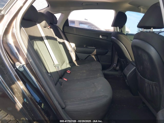 KNAGT4L35J5238723 KIA Optima Lx