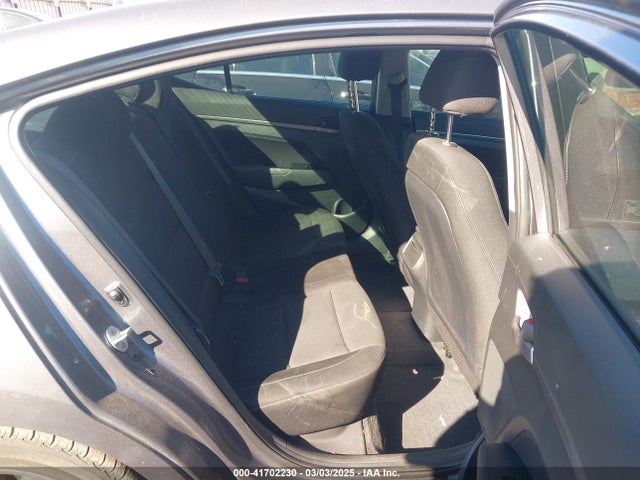 5NPD84LF8JH256800 Hyundai ELANTRA SEL