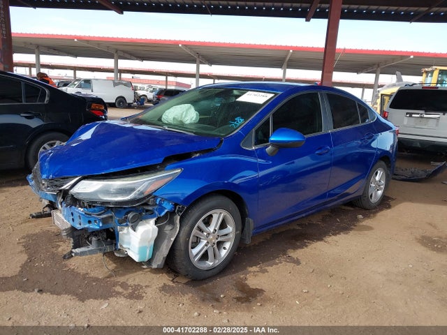 Chevrolet Cruze Lt Auto 2018 1G1BE5SM8J7196407 Image 2