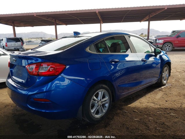 Chevrolet Cruze Lt Auto 2018 1G1BE5SM8J7196407 Image 4