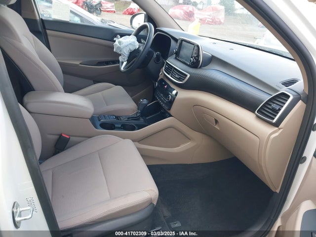 KM8J33AL2LU106402 Hyundai TUCSON SEL