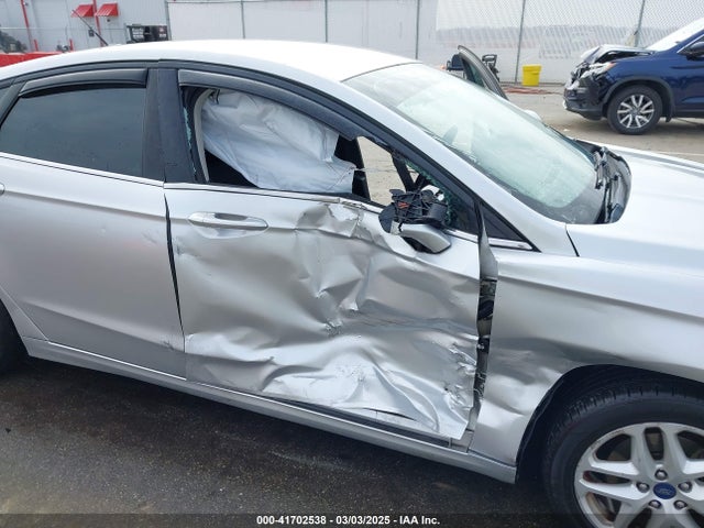 3FA6P0HD4ER328113 Ford FUSION SE