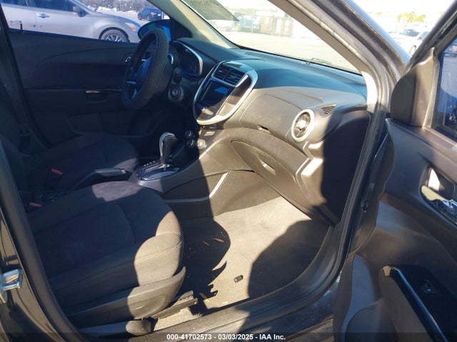 1G1JD5SH1J4129649 Chevrolet Sonic Lt Auto