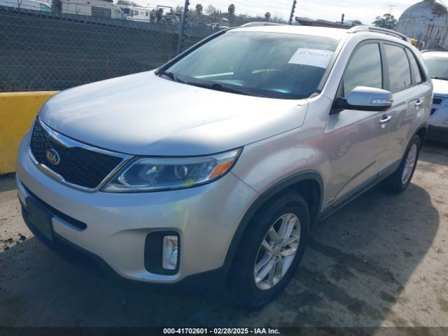 5XYKTCA68EG438951 KIA SORENTO LX