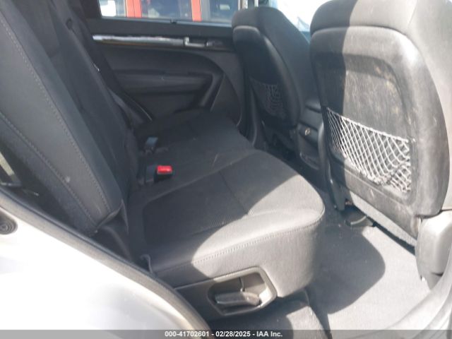 5XYKTCA68EG438951 KIA SORENTO LX