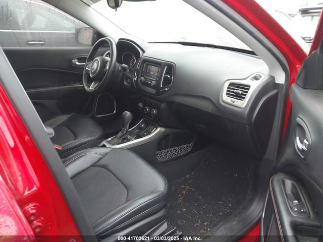 3C4NJDBB7JT100352 Jeep Compass Latitude 4x4