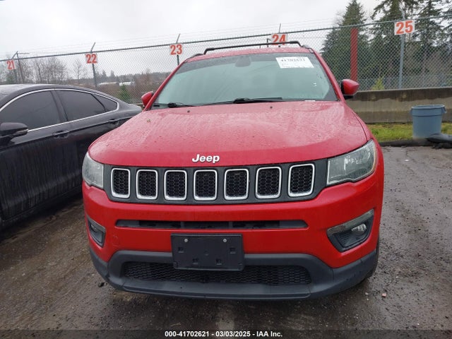 3C4NJDBB7JT100352 Jeep Compass Latitude 4x4